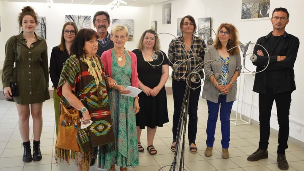 Les artistes invités sont Joëlle Troussier, peintre et sculptrice, Anne-Claire Birebent, peintre, Johanne Gicquel, peintre, Sonia Renaudineau, photographe, Jean-Loup Toniutti, photographe, Maryvonne Herbot, créatrice d'objets d'artisanat indien du Québec