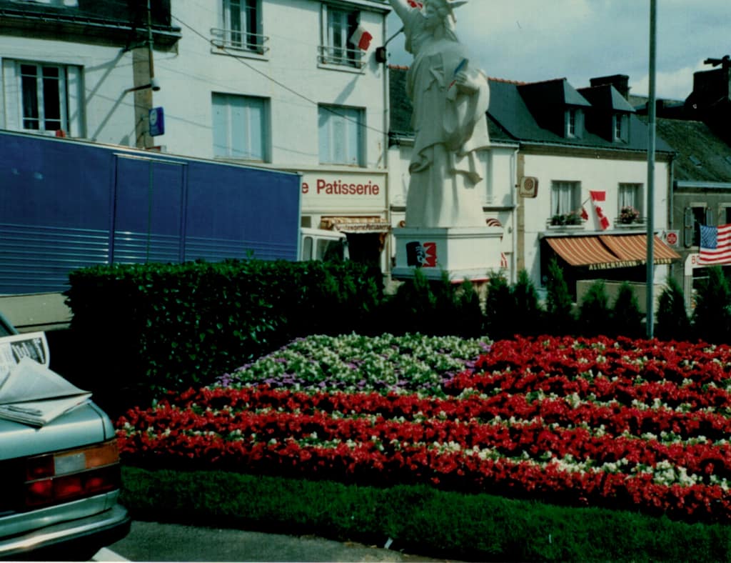 statue blanche 1989 JEAN FRANCOIS BAUDET