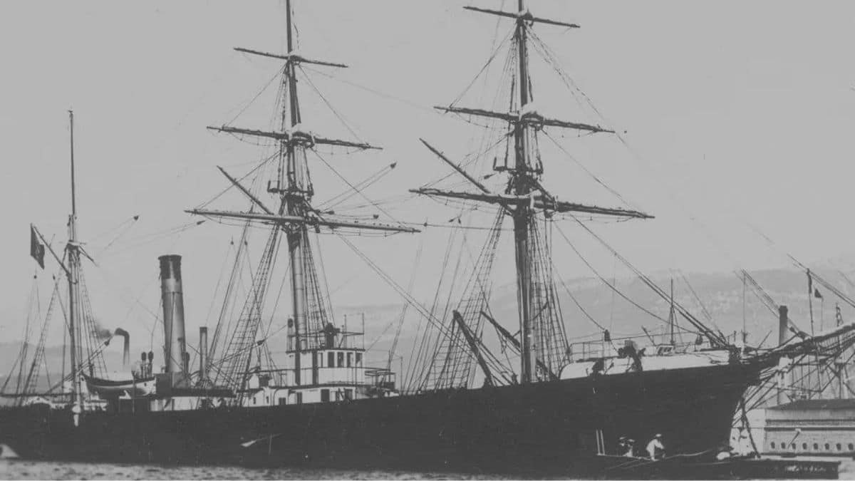 Liberty arrive dans le port de New York