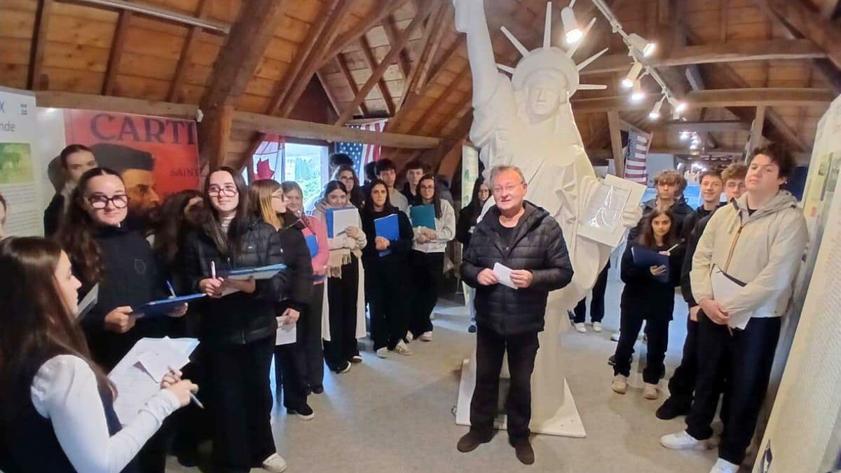Les lycéens de Saint-Joseph de Lorient en visite au musée américain