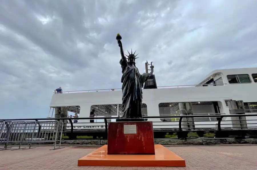 statue de la Liberté numéro 2 qui était à New-York en 2021 fabriquée à partir du moule de notre statue.