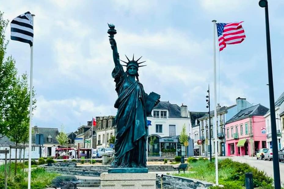 statue de la liberté à Gourin photo de Marie Le Blé