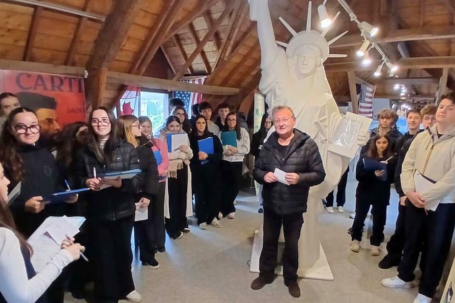 lycée Saint-Joseph de Lorient en visite au musée américain